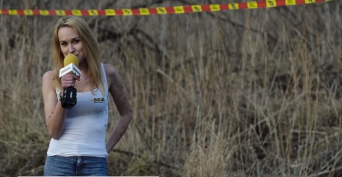 Gajes del oficio: periodista protagoniza gracioso chascarro durante entrevista en vivo