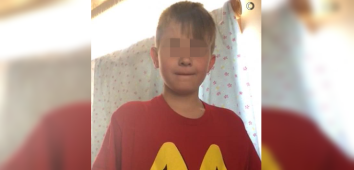 Pensó que había regalado una linda polera pero no se percató que incluía un mensaje sexual