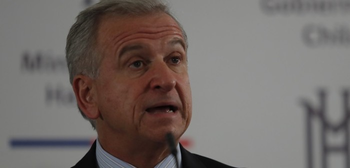 ¿Descaro? Critican a ministro de Hacienda por pagar viaje a Harvard con recursos públicos