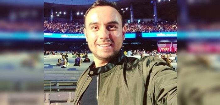 Con romántica postal César Campos celebra sus 4 años de relación con su novio