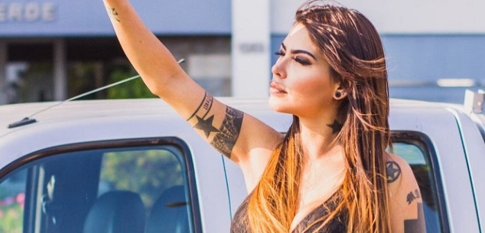 Apasionadas imágenes entre Angie Jibaja y exnovio de 19 años evidenciarían reconciliación