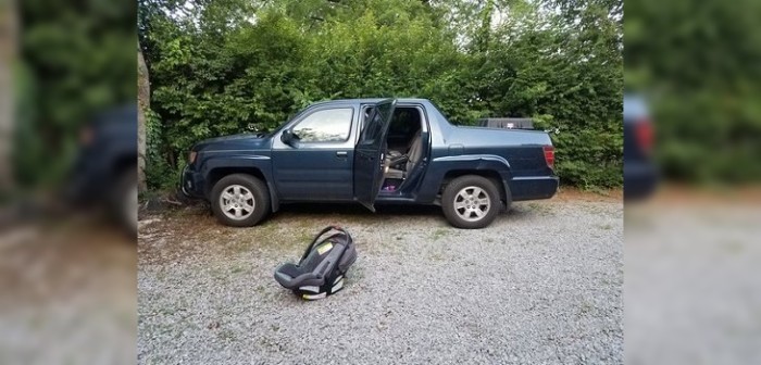 Padre olvidó a hija en su auto antes de tomar un largo vuelo: falleció a las horas