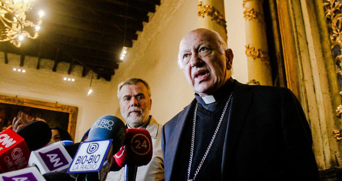 Tras escándalo de pederastia: Ezzati se mostró sorprendido por quema de documentos