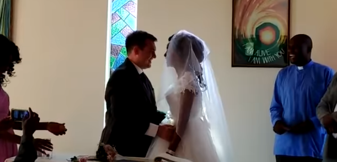 Era sí o sí: novia se casó pese a que cocodrilo le arrancó el brazo días antes de la boda