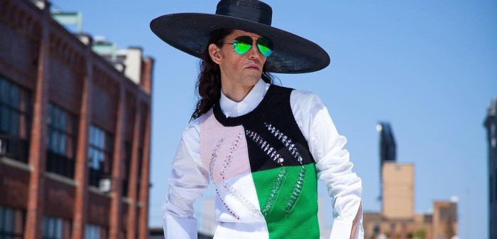 Di Mondo se lució con pomposo (y excéntrico) look en exclusiva after party de la MET gala