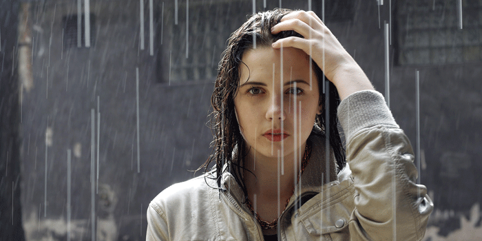 Con estos simples trucos podrás llevar un cabello radiante en días de lluvia