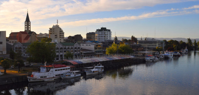 Niño cayó al río en sector de lobos marinos en Valdivia: trabajadores lo rescataron
