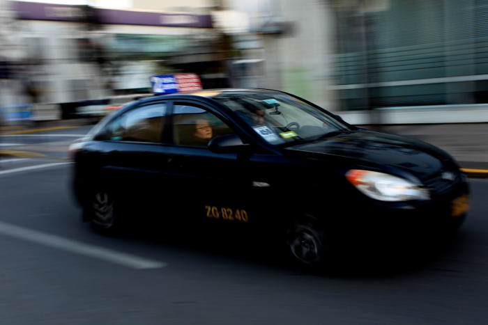 Cinco sujetos balearon a taxista en Iquique: se fugaron tras herirlo en las piernas