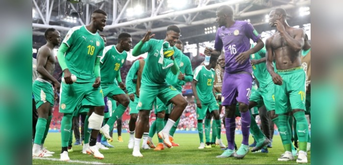 Todos deberían copiarles: la aplaudida acción de hinchas de Senegal y Japón en Rusia 2018