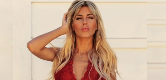 Oriana Marzoli compartió extraña (y destapada) fotografía que te hará revisarla dos veces