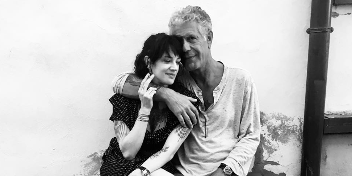 El emotivo adiós de la novia de Anthony Bourdain: 