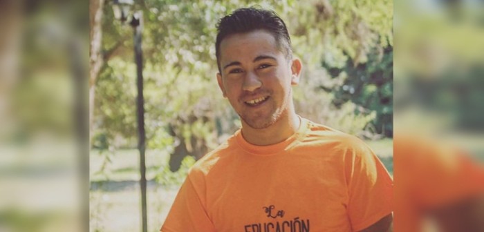 Un ejemplo: la historia del estudiante universitario que hace aseo para costear sus gastos