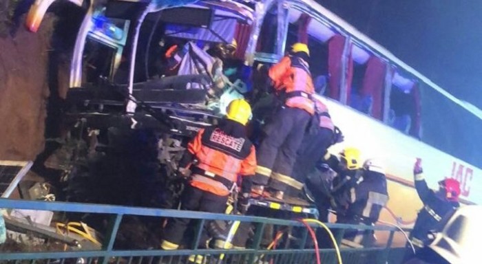 Buses protagonizan choque frontal en ruta que une Valdivia con Mariquina: dejó 12 heridos