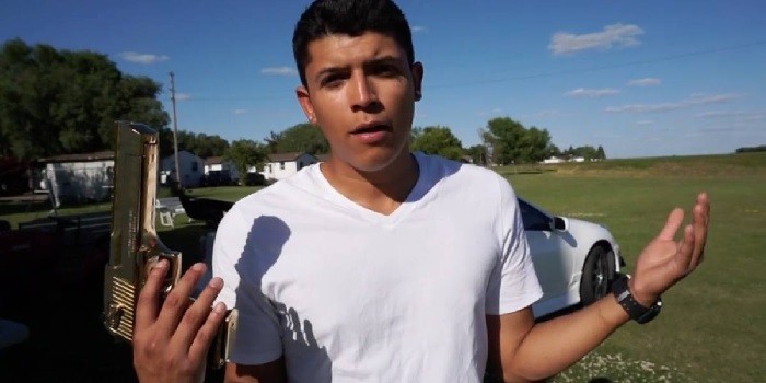 Joven murió tras pedirle a novia que le disparara: quería probar si bala atravesaba libro