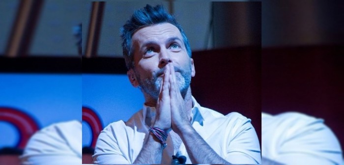 Cristián Sánchez descolocó a compañeros de Muy Buenos Días durante móvil: lamió un poste