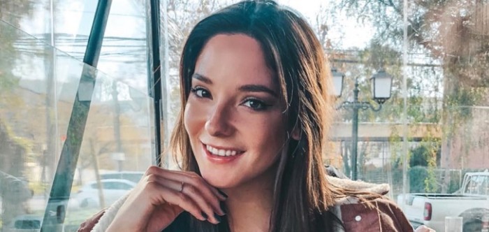 Kel Calderón sorprendió con infartante escote en lanzamiento de su colección de ropa