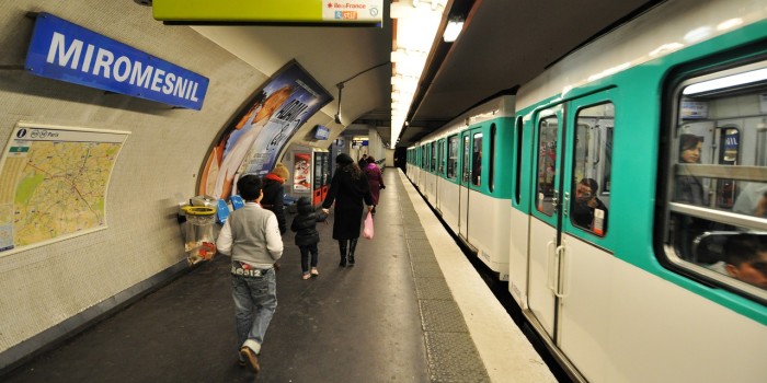 Mujer da a luz en metro de París: niño tendrá viajes gratis hasta los 25 años
