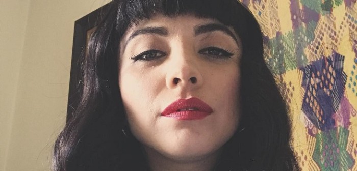 Mon Laferte presentó 7 'originales' looks en su debut como conductora de los MTV Miaw 2018