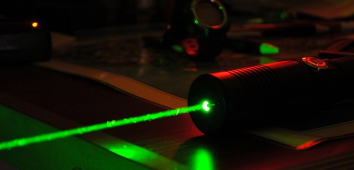 Niño quedó con daño ocular irreversible tras recibir un puntero láser de regalo