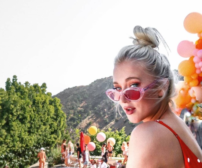 Vesta Lugg comparte su rutina de limpieza facial en video donde se muestra al natural