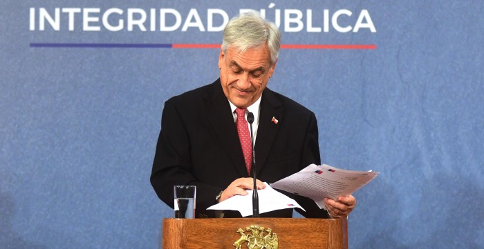 Literalmente un minuto de silencio: Sebastián Piñera sufrió incómodo momento en pleno acto