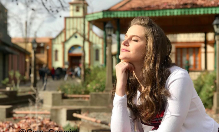 Alejandra Araya se ganó los aplausos con desquiciada escena de 'Isabel Quiroga'