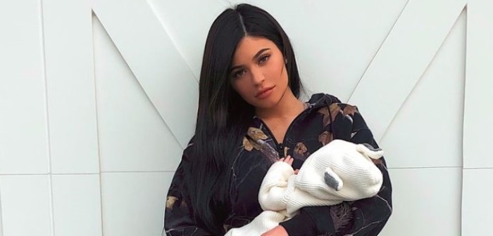 ¿No será mucho? Kylie Jenner mostró el millonario clóset de zapatos de su bebé