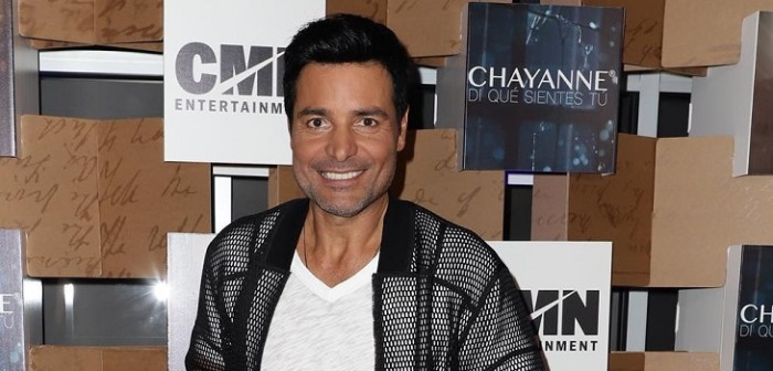 ¿50 años, dónde? Chayanne vuelve a cautivar con su tonificado abdomen en veraniega postal