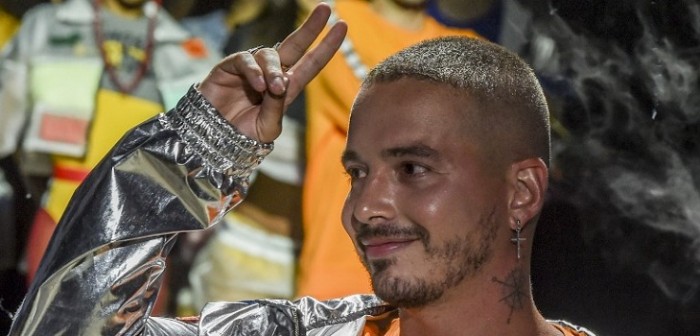 J Balvin debutó como diseñador de ropa: se inspiró en el estilo de sus últimos discos