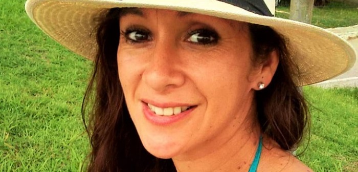 Angélica Sepúlveda reafirma su 'libertad' con cuidado topless desde la playa