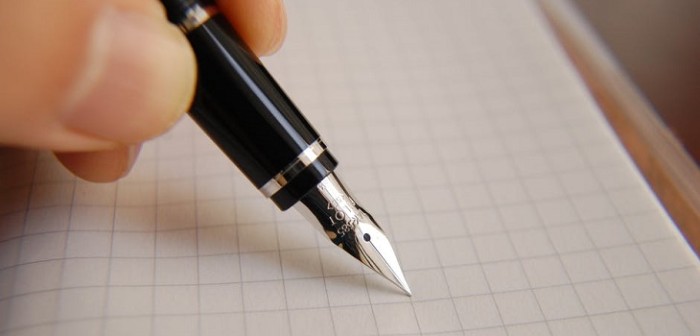 Ciudadano peruano se hizo viral por firma en su carné de identidad: un 'tierno gatito'