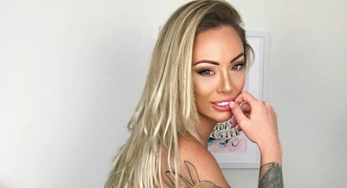 Australiana dejó su trabajo de gendarme y ahora triunfa en el mundo del porno