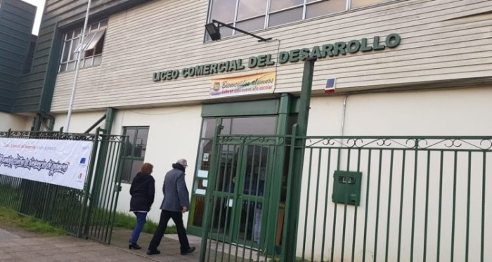 Adolescente habría amenazado de muerte y con revólver a compañeros de liceo de Temuco