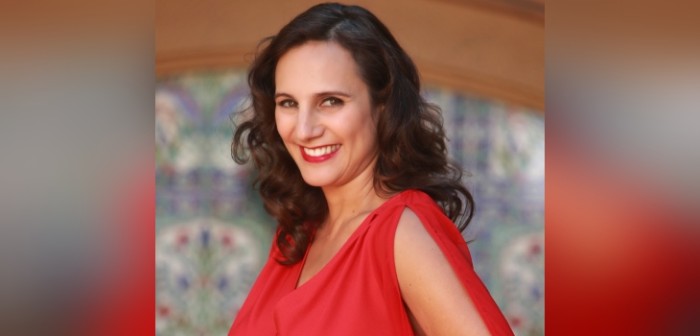 Blanca Lewin estrenó look para nocturna de Canal 13: se inspiró en una modelo británica