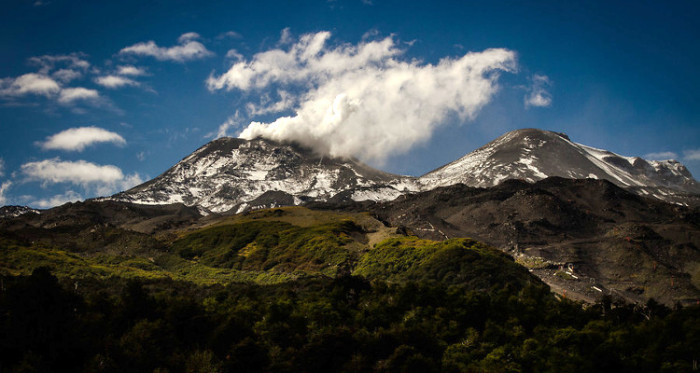 Explosión en cráter de Volcán Chillán provocó leve sismo: continúa alerta amarilla