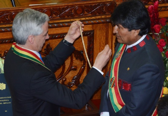 Roban símbolos patrios de Bolivia mientras policía que los cuidaba se fue a un prostíbulo