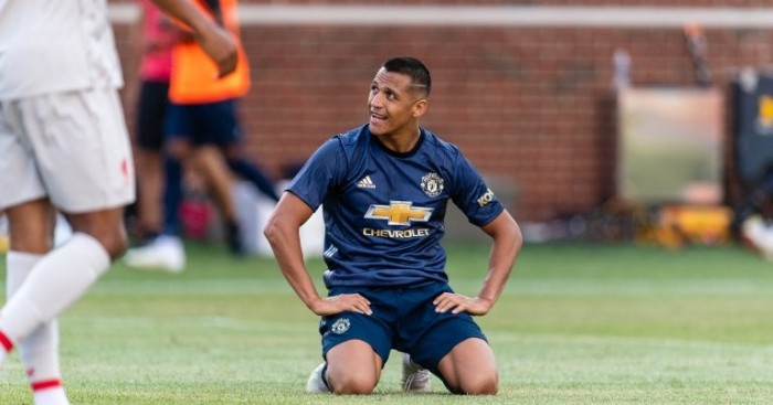 Polémica publicación de Alexis desató la furia de los hinchas ingleses: tuvo que borrarla