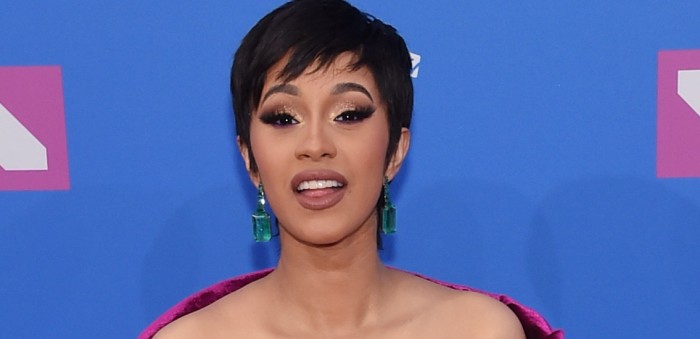 Increíble: Cardi B posó desnuda a sólo semanas de haber dado a luz y se ve radiante