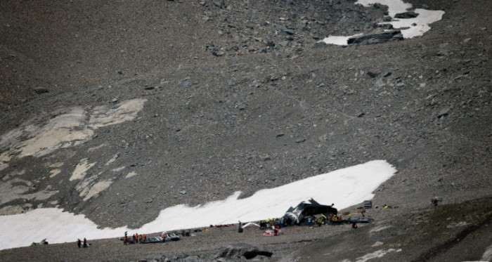 Avión quedó completamente destruido en accidente que dejó 20 pasajeros muertos en Suiza