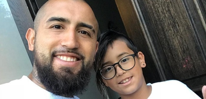 El troleo de Arturo Vidal a su hijo Alonso tras filtrar su posible fichaje al Barcelona