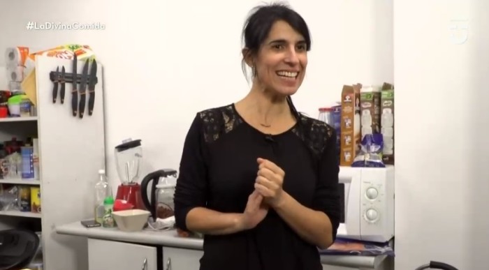 Ex 'Porotito verde' María José Campos presentó a su pequeña hija en 'La Divina Comida'