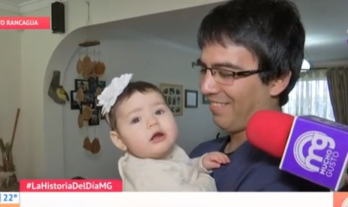 Tras búsqueda viral: así fue el rencuentro entre bebé y el enfermero que le salvó la vida