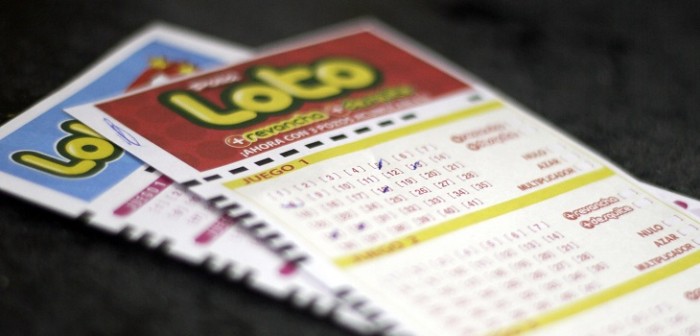 Hombre se ganó el Loto de pura suerte: error de la vendedora lo premió con el 