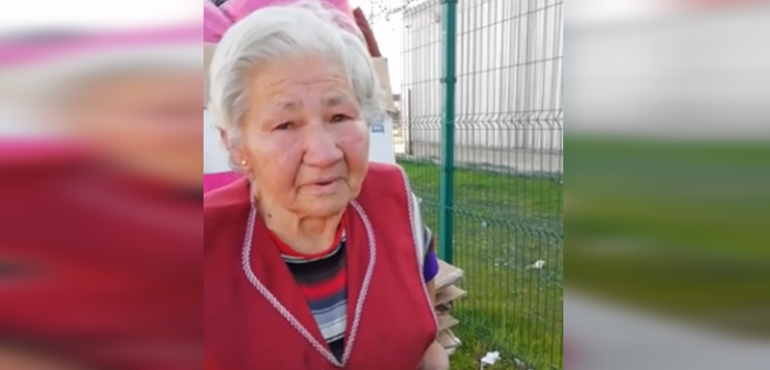 Abuelita de 81 años conmueve en redes: fue grabada trasladando carro lleno de cartón