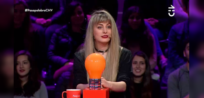 Alocado look de Cata Palacios en Pasapalabra no convenció a tuiteros y fue blanco de memes