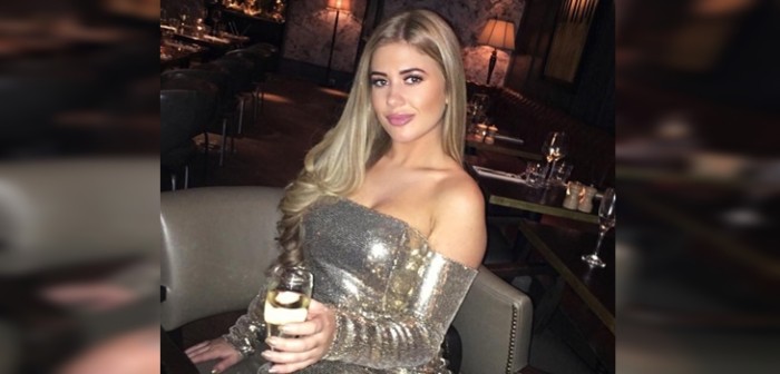 Modelo quiso viajar en tren gratis y dejó llorando a trabajadora por sus insultos racistas