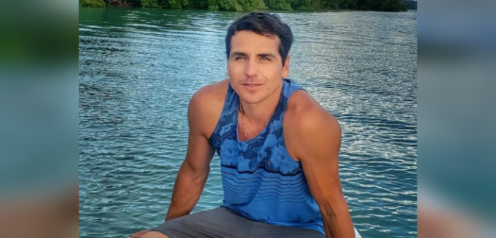 Antes eran sólo neumáticos: Pangal mostró la escalera terminada de su casa y sacó aplausos