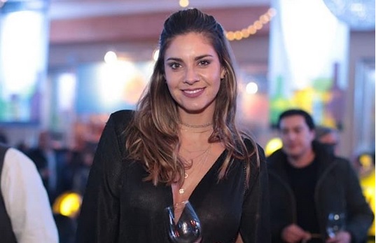 Dejó a muchos con la boca abierta: Camila Stuardo presumió su six pack en diminuto bikini