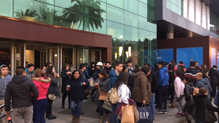 Nuevo susto en el Biobío: olor a gas en Talcahuano obligó a evacuar clínica y mall