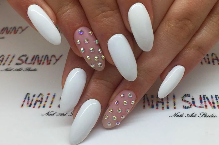 ¿Moda o maltrato animal? Salón de belleza es criticado por promocionar uñas con hormigas